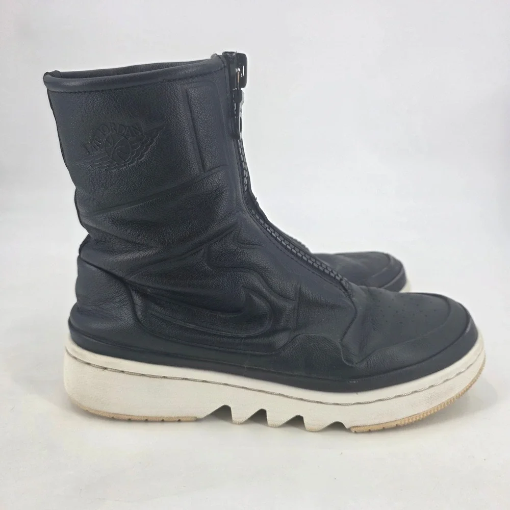 Nike some wear